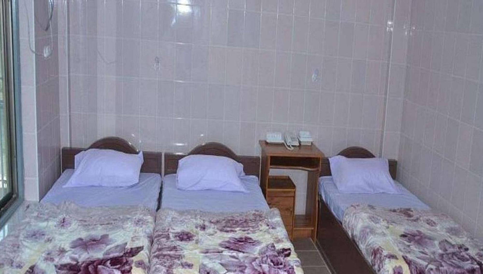 Red Dragon Hotel Hsipaw Zimmer foto