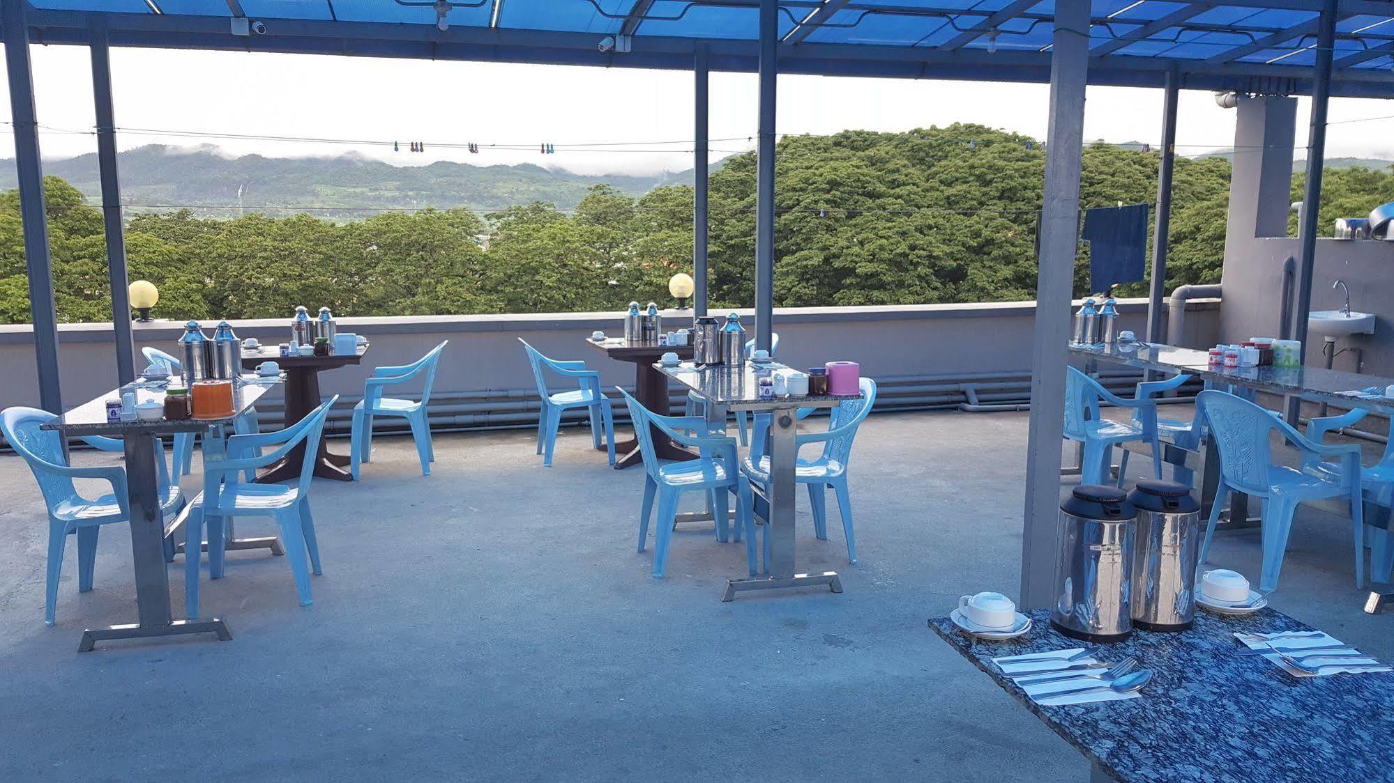 Red Dragon Hotel Hsipaw Exterior foto